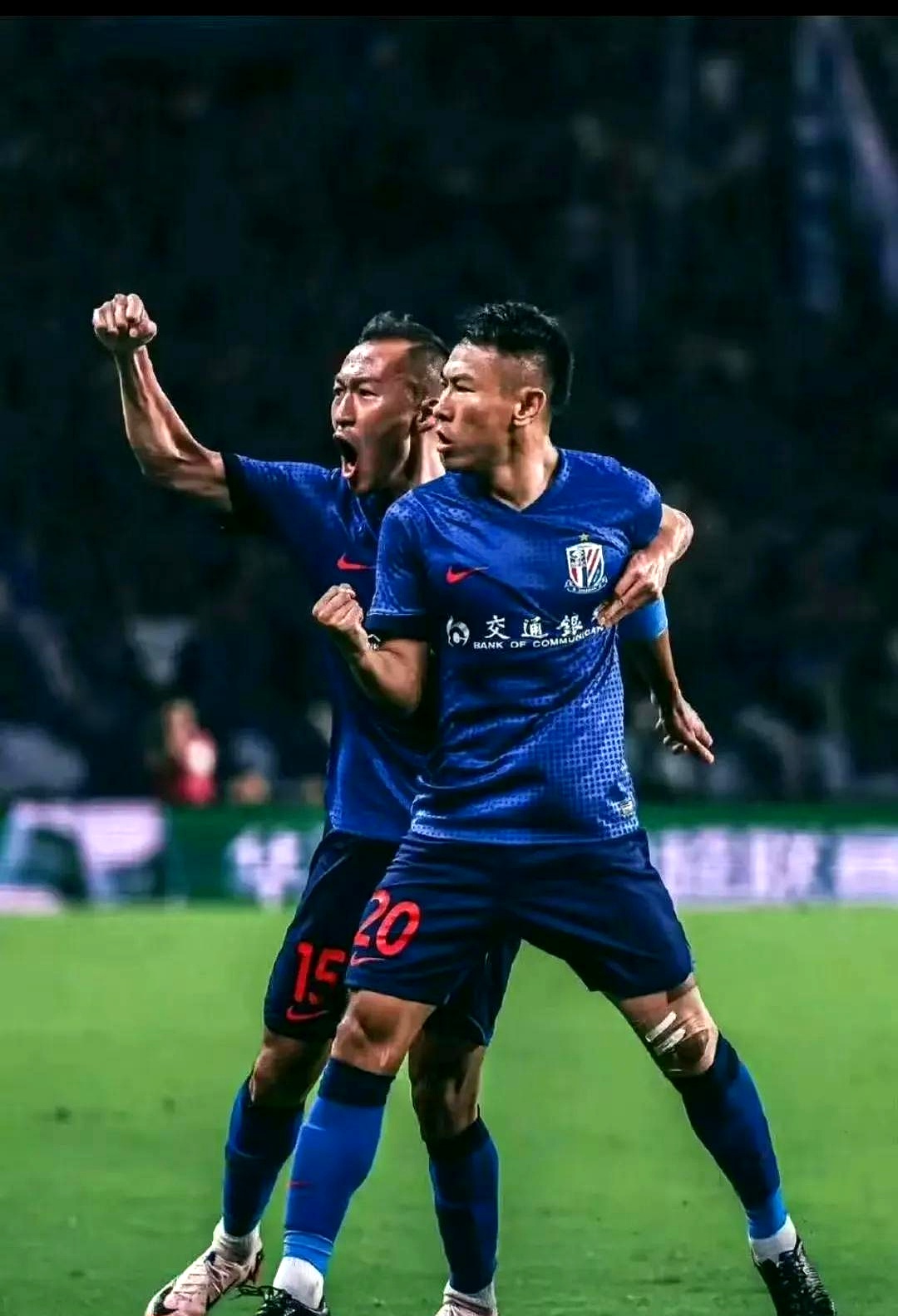 包含今晨体能课后;上海申花主帅复盘备战法国杯;赛场秩序良好;身体对抗强度拉满的词条 包含今晨体能课后;上海申花主帅复盘备战法国杯;赛场秩序良好;身体对抗强度拉满的词条